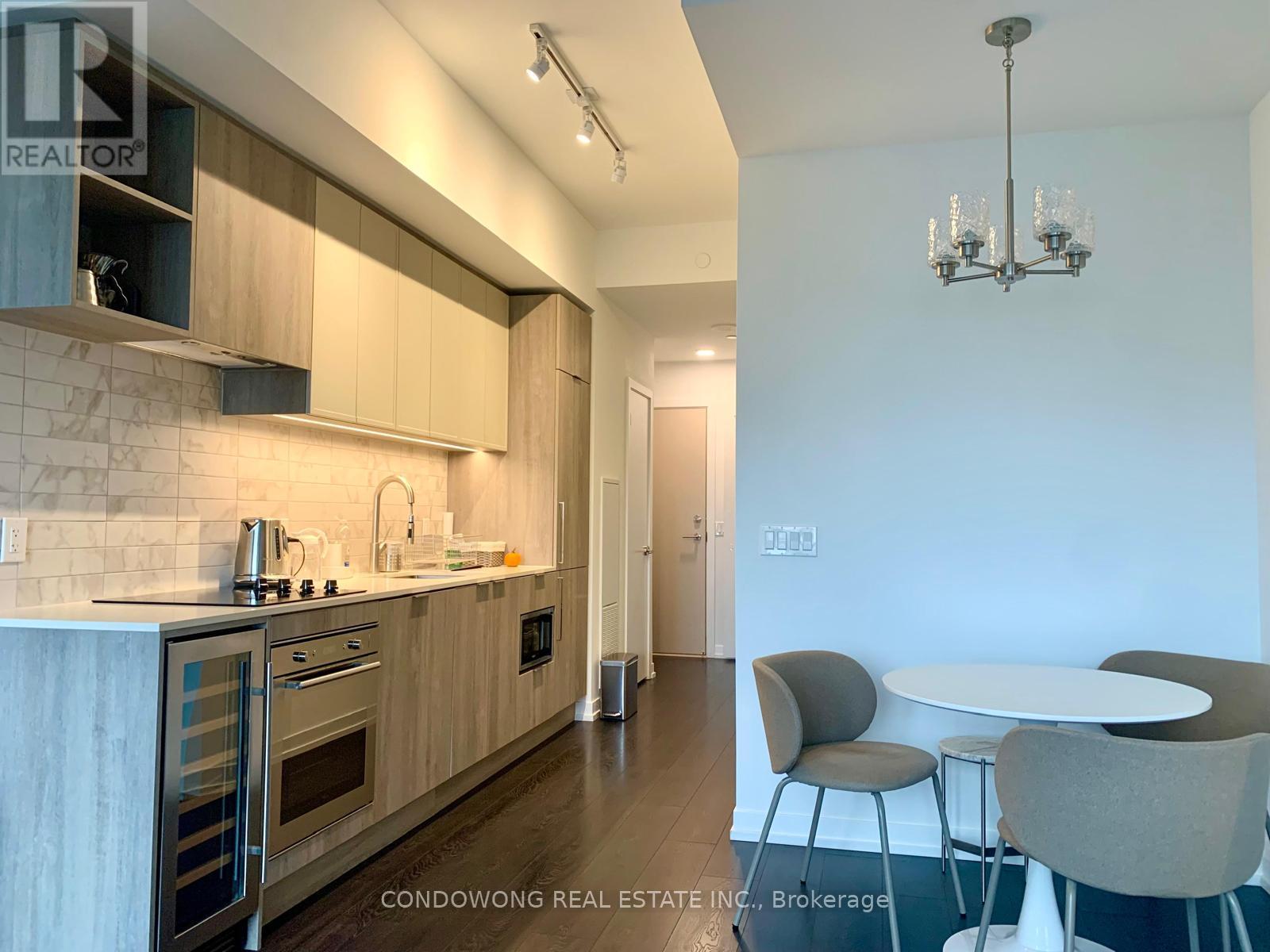 805 - 2020 Bathurst Street, Toronto, Ontario  M5P 0A6 - Photo 2 - C14091778