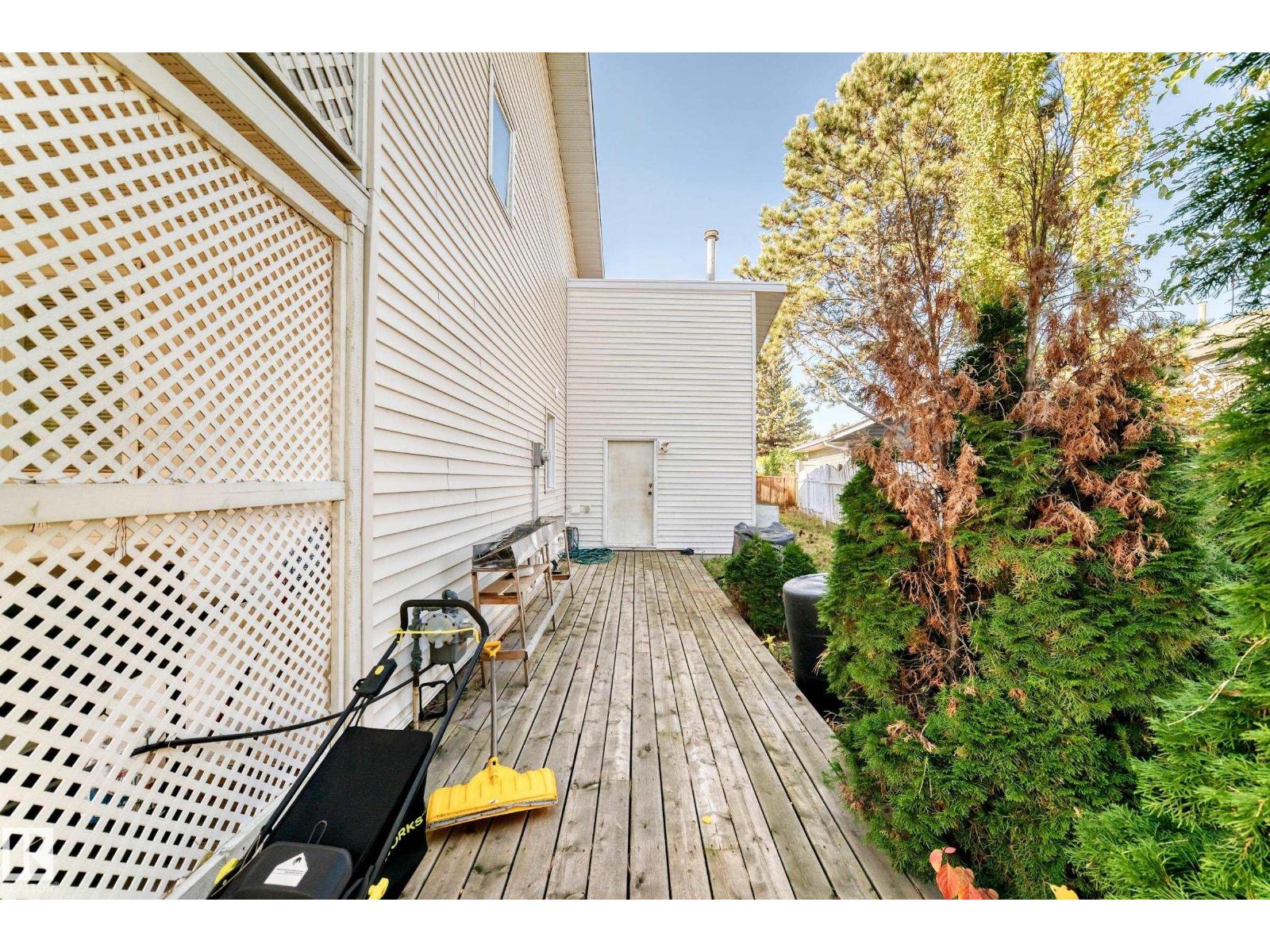 92 HOWSON CR NW