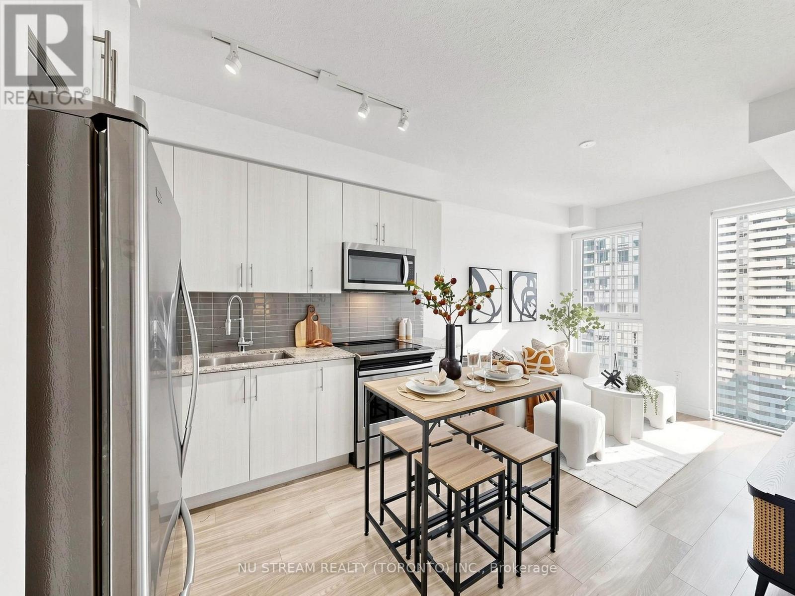 3017 - 4055 Parkside Village Drive, Mississauga, Ontario  L5B 0K8 - Photo 13 - W14091746