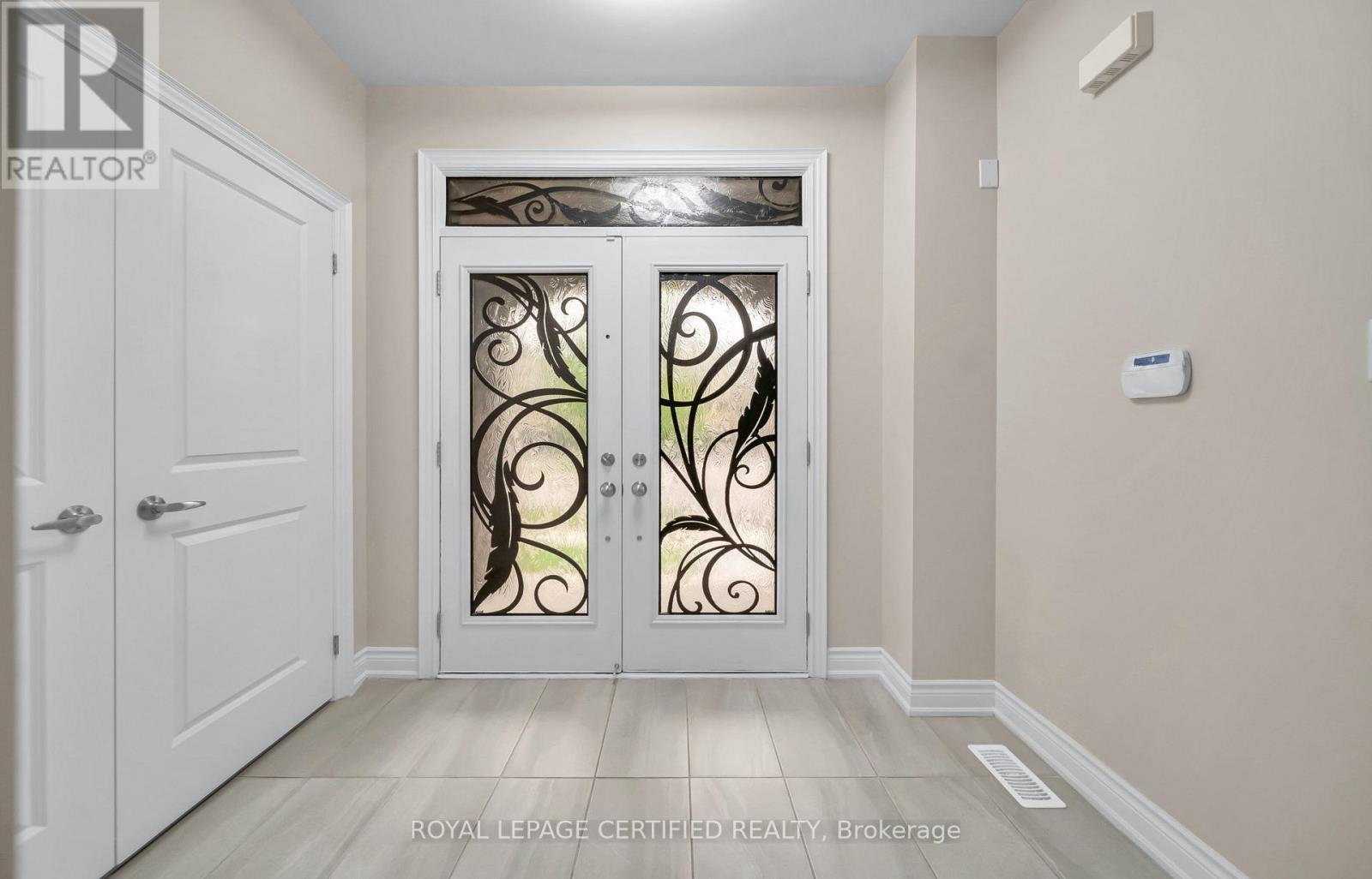 18 Vineyard Drive, Brampton, Ontario  L6Y 2A5 - Photo 4 - W14091764