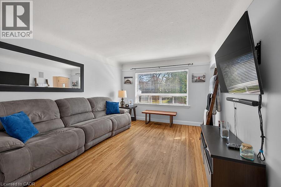 202 East 26th Street, Hamilton, Ontario  L8V 3C8 - Photo 9 - 40871392