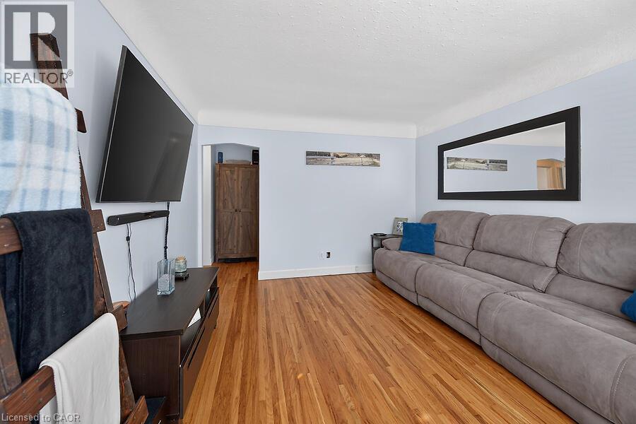 202 East 26th Street, Hamilton, Ontario  L8V 3C8 - Photo 6 - 40871392
