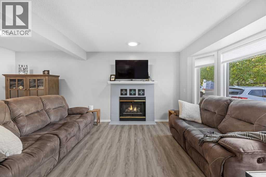 109 Patina Park SW, Calgary, Alberta  T3H 3E2 - Photo 6 - A2350322