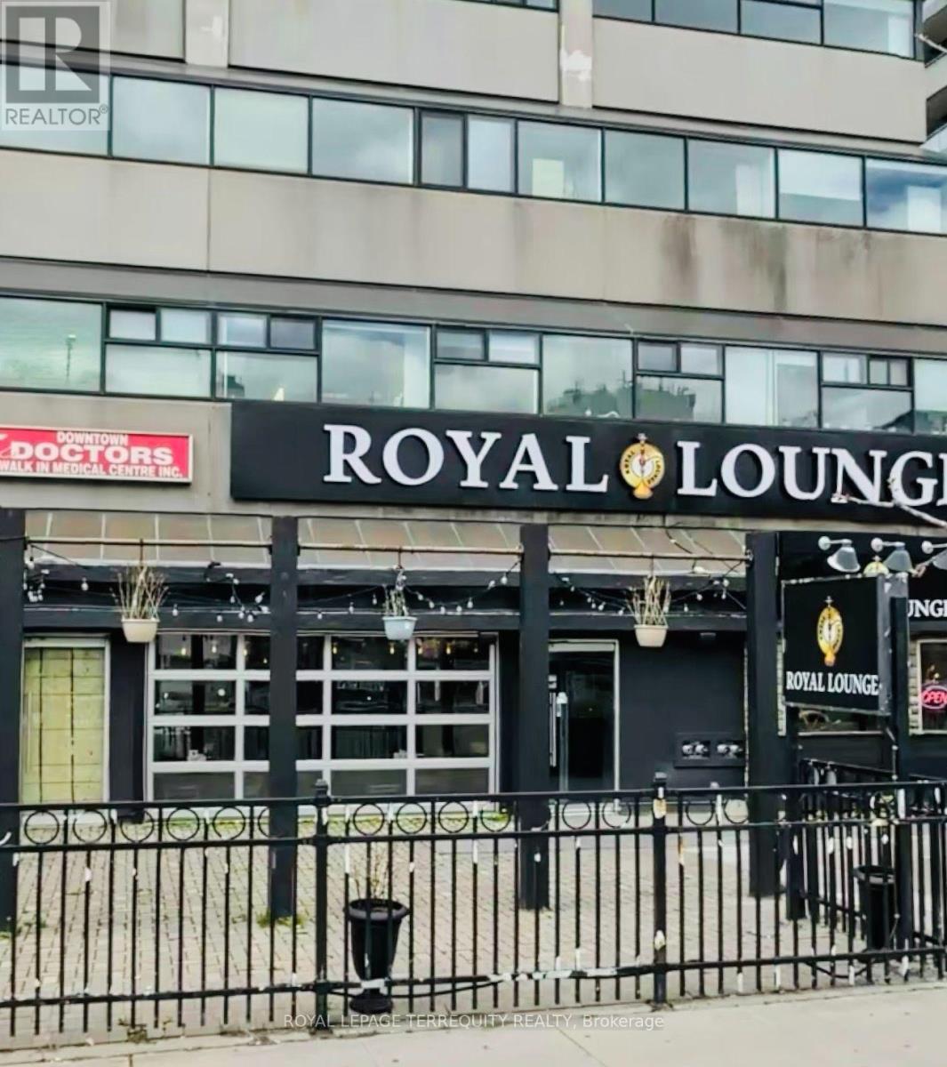 720 SPADINA AVENUE, Toronto, Ontario