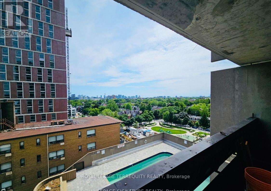 720 Spadina Avenue, Toronto, Ontario M5S 2T9 - Photo 2 - C14091814