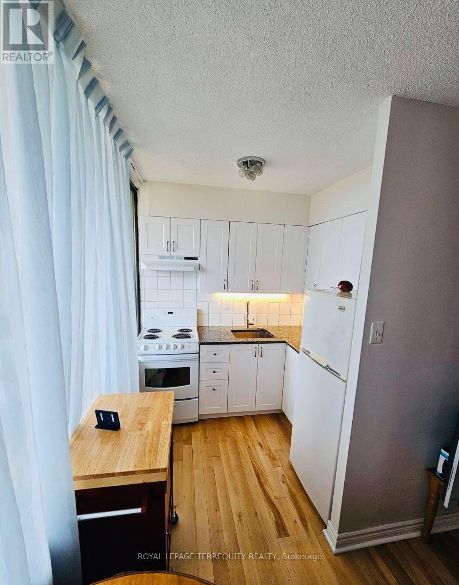 720 Spadina Avenue, Toronto, Ontario M5S 2T9 - Photo 4 - C14091814