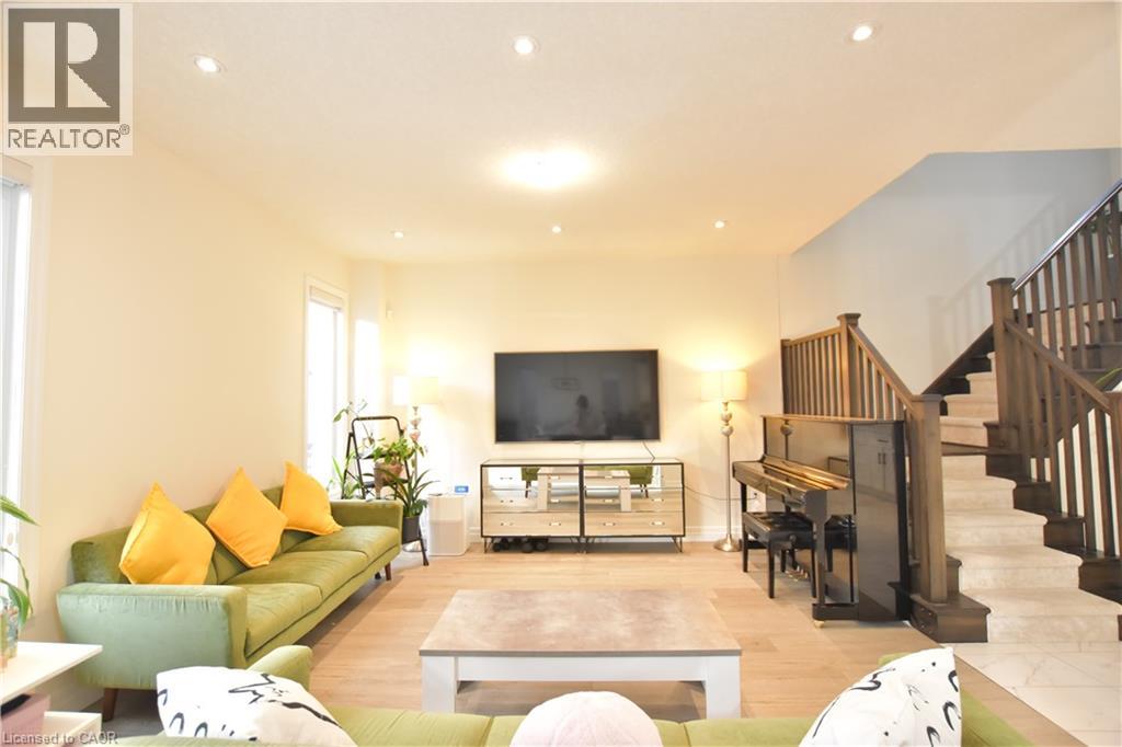348 Chokecherry Crescent, Waterloo, Ontario  N2V 0H1 - Photo 4 - 40871086