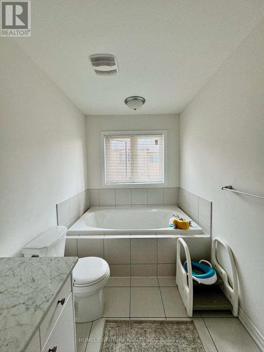 10 Buttonbush Lane, Richmond Hill, Ontario L4E 0E4 - Photo 6 - N14091806