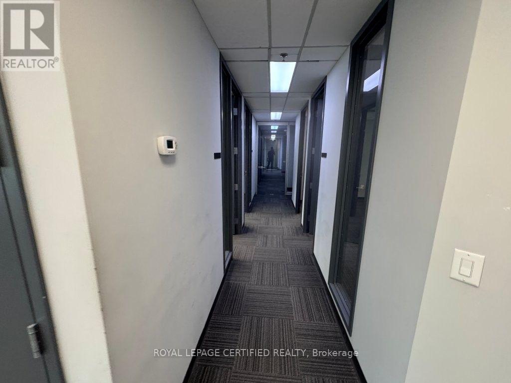 205 - 2800 Skymark Avenue, Mississauga, Ontario L4W 5A6 - Photo 11 - W14091802
