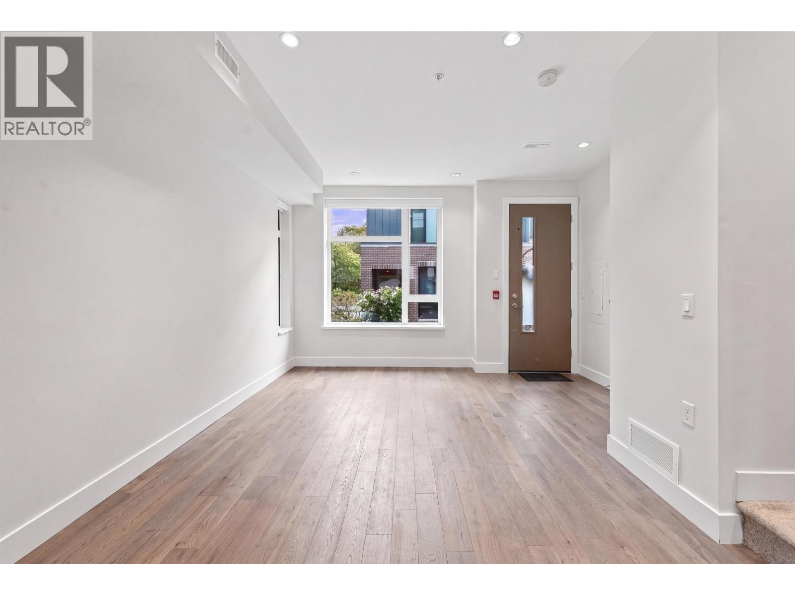 7615 Yukon Street, Vancouver, British Columbia  V5X 2Y4 - Photo 2 - R3170207