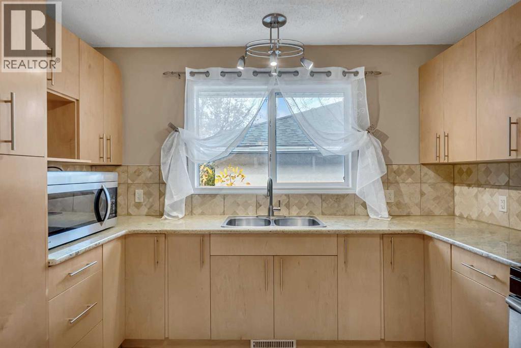 2807 32 Street SW, Calgary, Alberta  T3E 2S1 - Photo 11 - A2350440