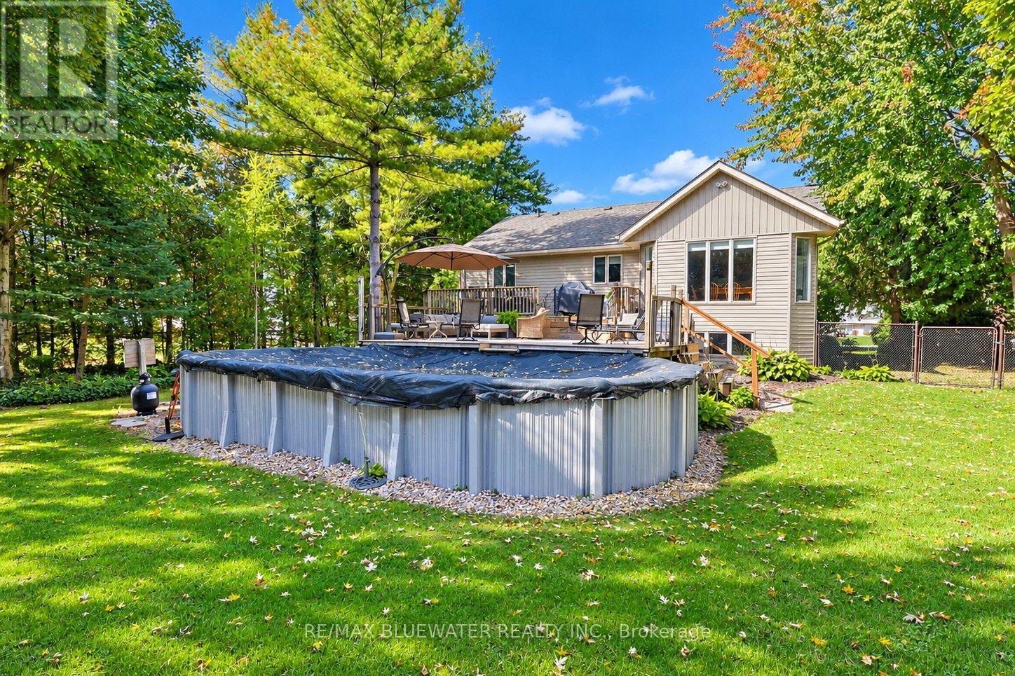 9879 Leonard Street, Lambton Shores, Ontario  N0M 1T0 - Photo 2 - X14091836
