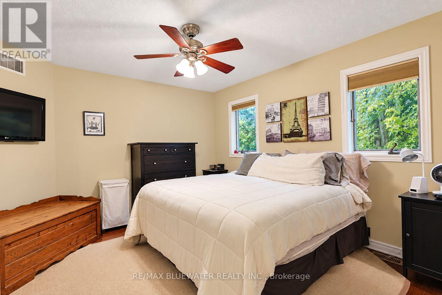 9879 Leonard Street, Lambton Shores, Ontario  N0M 1T0 - Photo 20 - X14091836