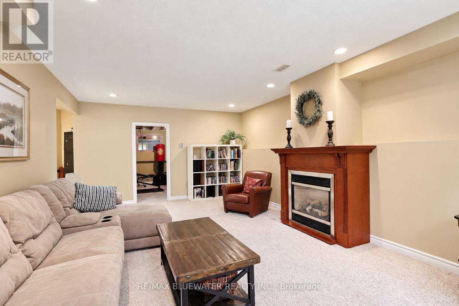 9879 Leonard Street, Lambton Shores, Ontario  N0M 1T0 - Photo 30 - X14091836