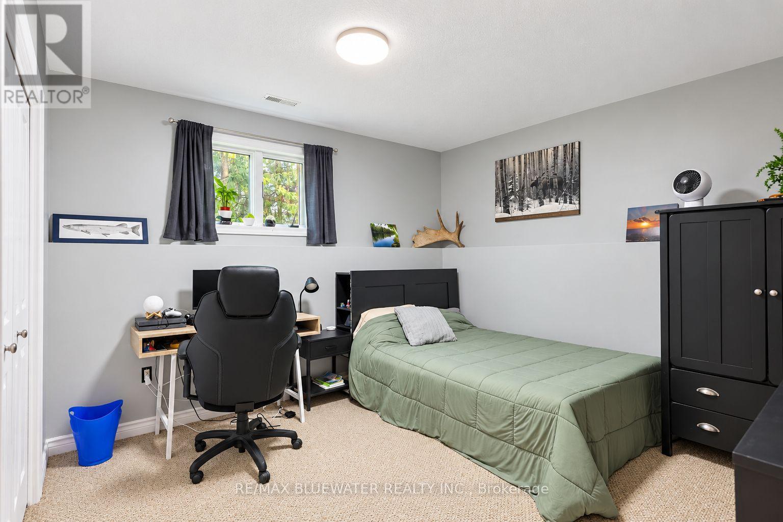9879 Leonard Street, Lambton Shores, Ontario  N0M 1T0 - Photo 34 - X14091836