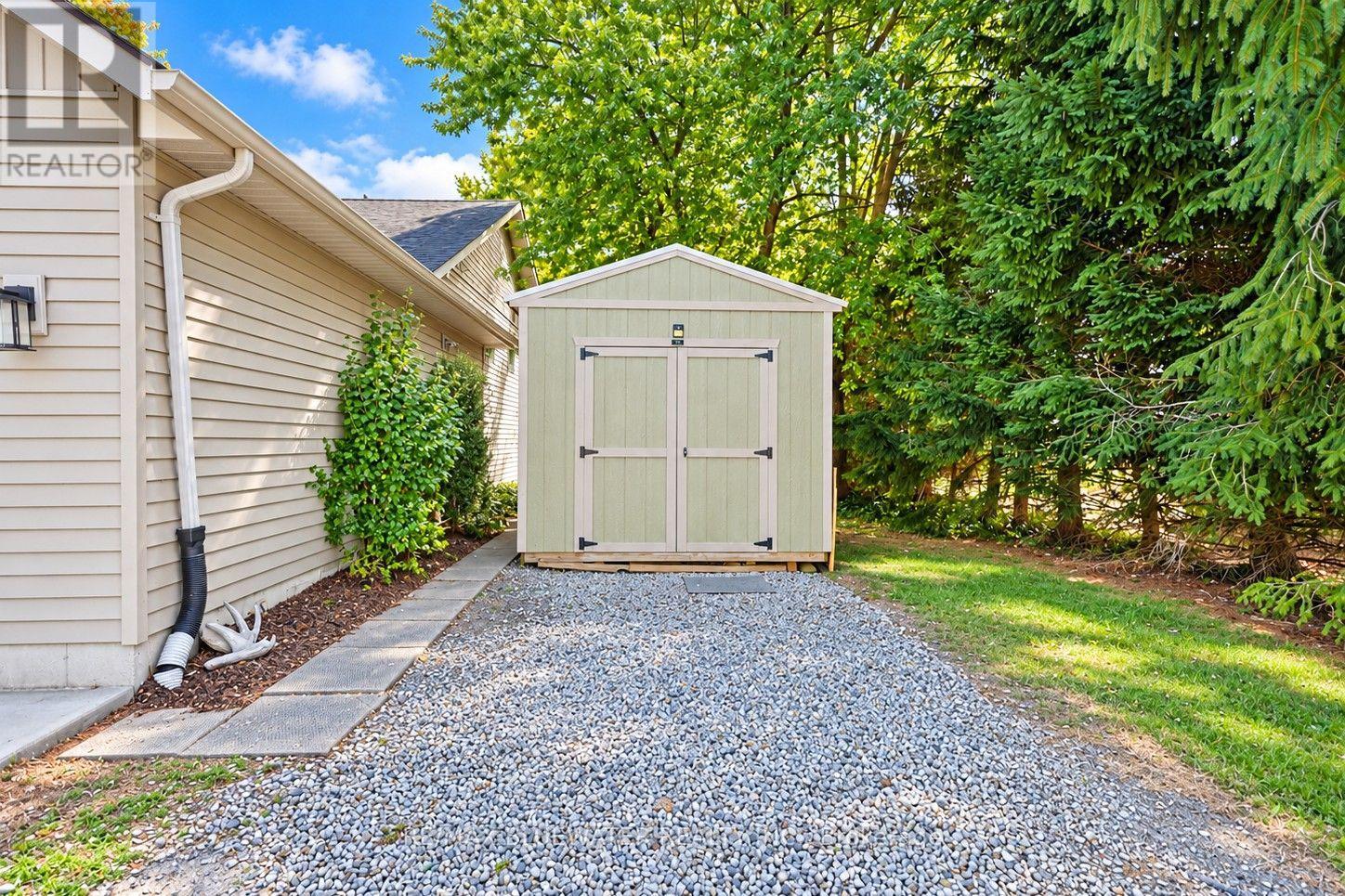 9879 Leonard Street, Lambton Shores, Ontario  N0M 1T0 - Photo 48 - X14091836