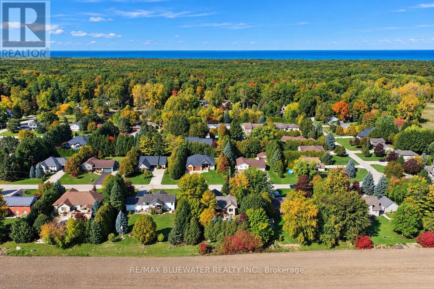 9879 Leonard Street, Lambton Shores, Ontario  N0M 1T0 - Photo 49 - X14091836