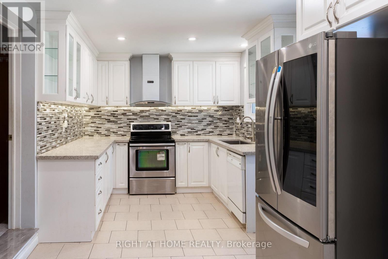 62 Iangrove Terrace, Toronto, Ontario  M1W 2H2 - Photo 12 - E14091826