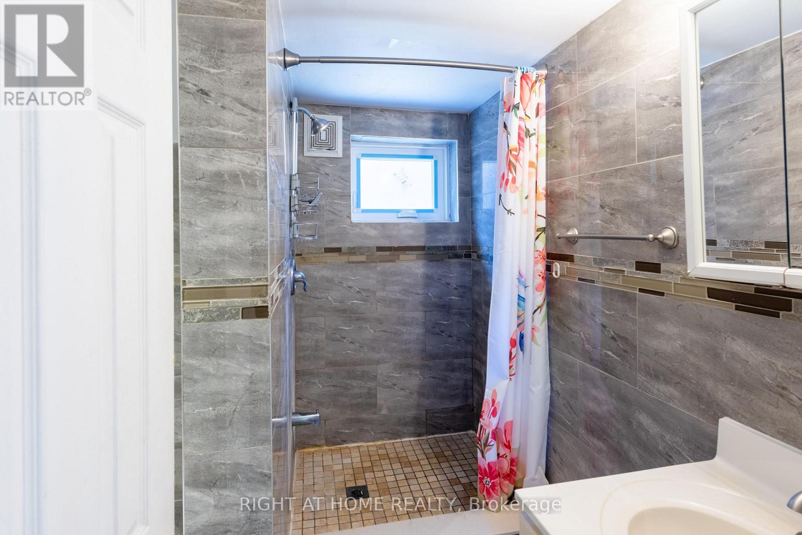 62 Iangrove Terrace, Toronto, Ontario  M1W 2H2 - Photo 30 - E14091826
