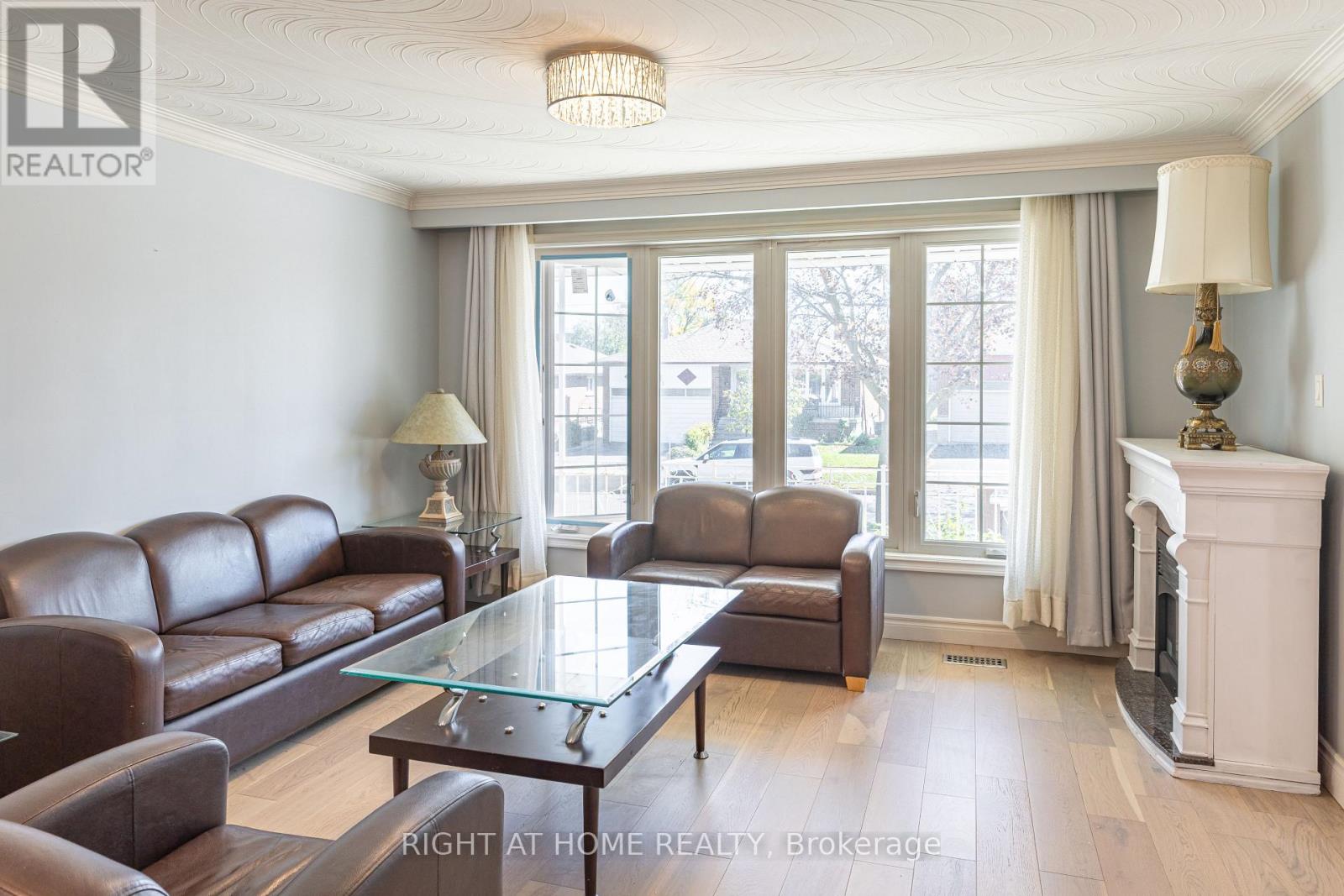 62 Iangrove Terrace, Toronto, Ontario  M1W 2H2 - Photo 4 - E14091826