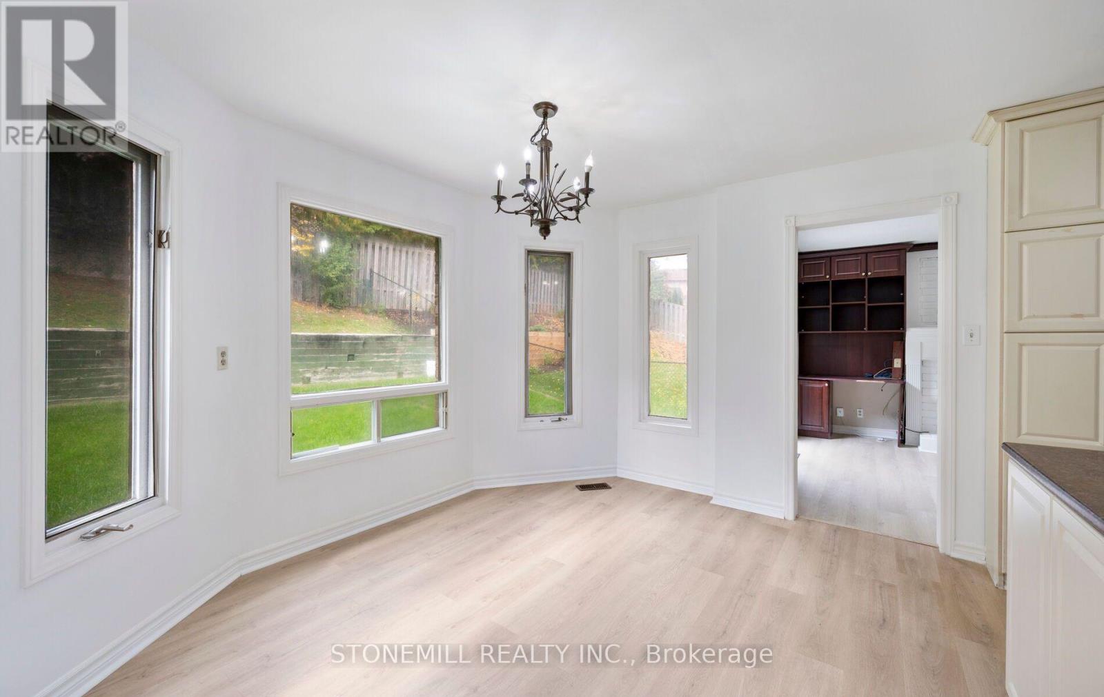 76 Collings Avenue, Bradford West Gwillimbury, Ontario  L3Z 1S4 - Photo 11 - N14091862