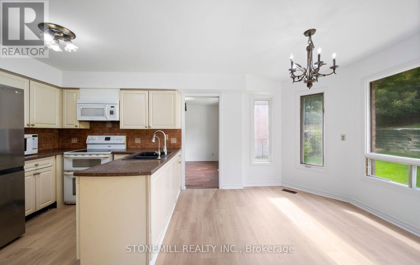76 Collings Avenue, Bradford West Gwillimbury, Ontario  L3Z 1S4 - Photo 13 - N14091862