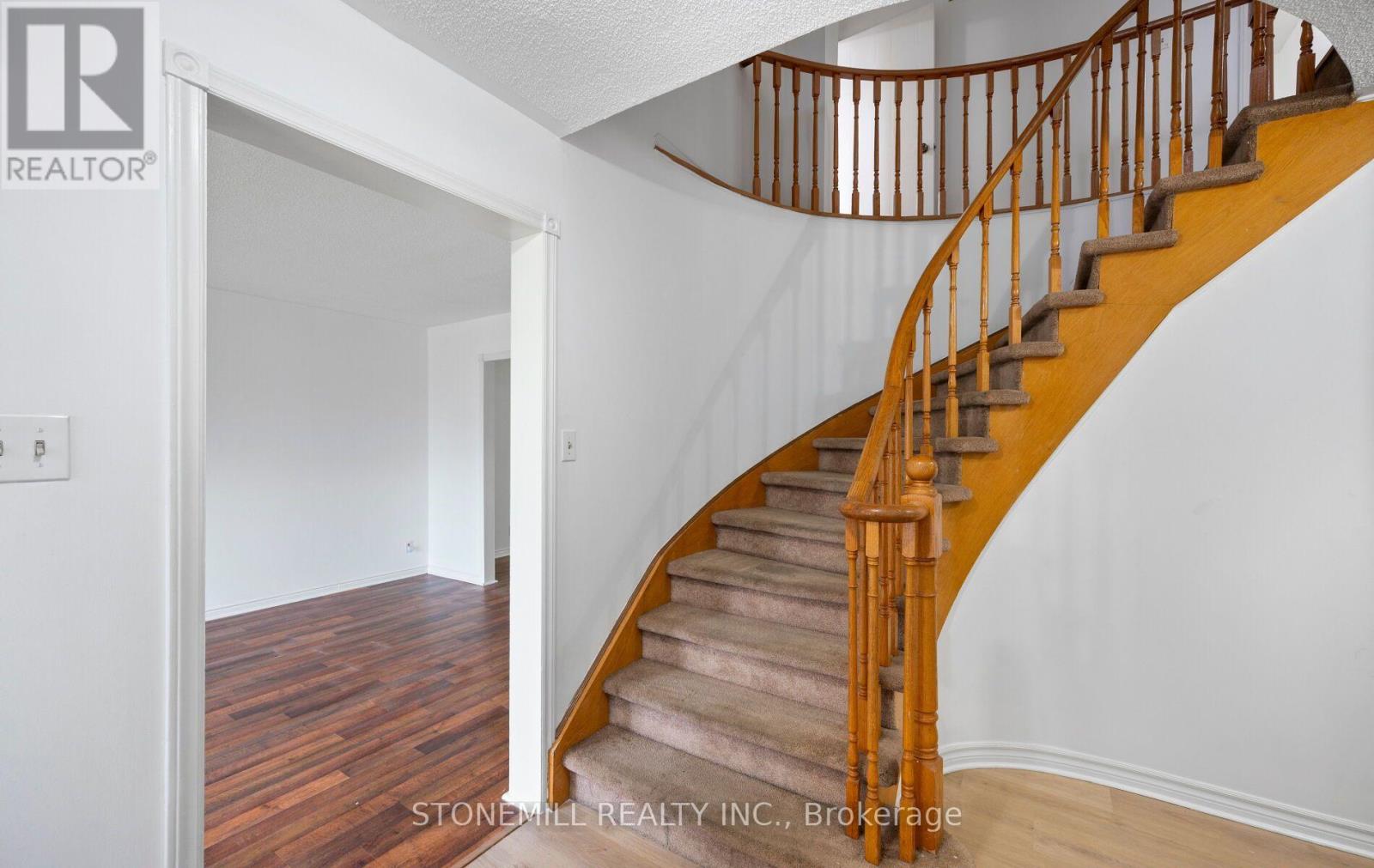 76 Collings Avenue, Bradford West Gwillimbury, Ontario  L3Z 1S4 - Photo 4 - N14091862