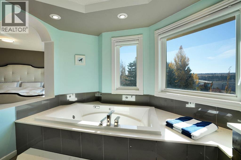331 Wood Valley Bay SW, Calgary, Alberta  T2W 5Y6 - Photo 36 - A2353156