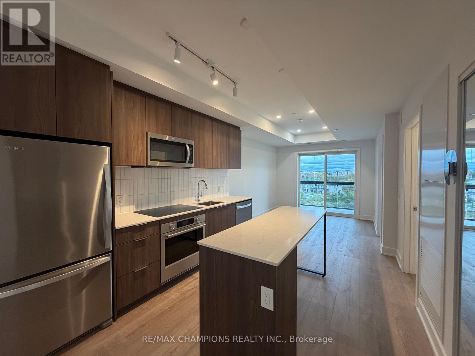 607 - 3008 William Cutmore Boulevard, Oakville, Ontario  L6H 8A4 - Photo 2 - W14091820