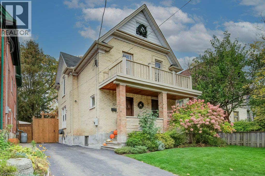 22 Whitney Place, Kitchener, Ontario  N2G 2X5 - Photo 2 - 40871816