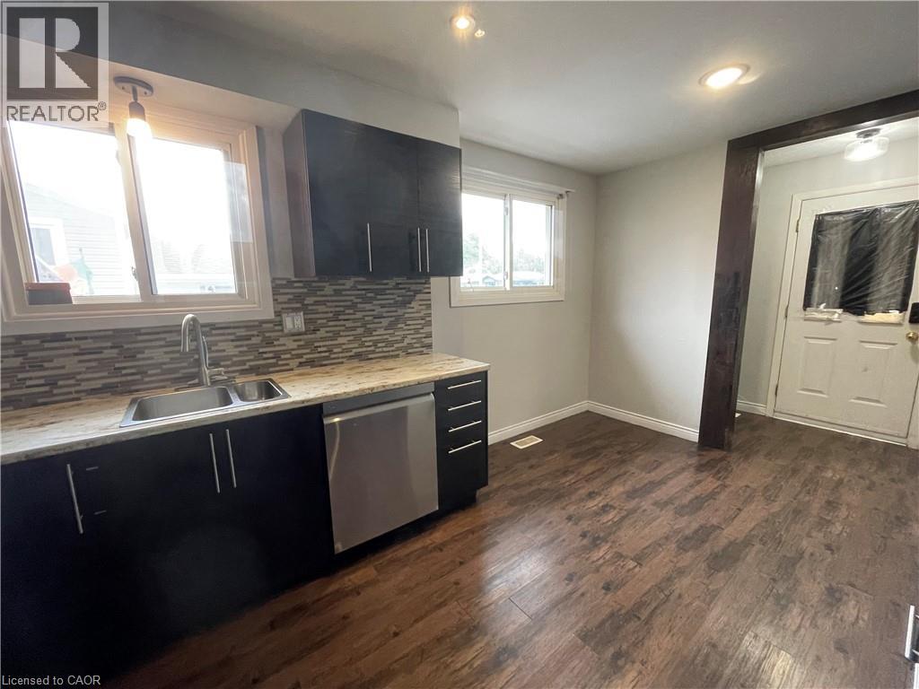 33 Behan Street, Hamilton, Ontario  L8T 4N5 - Photo 4 - 40872238