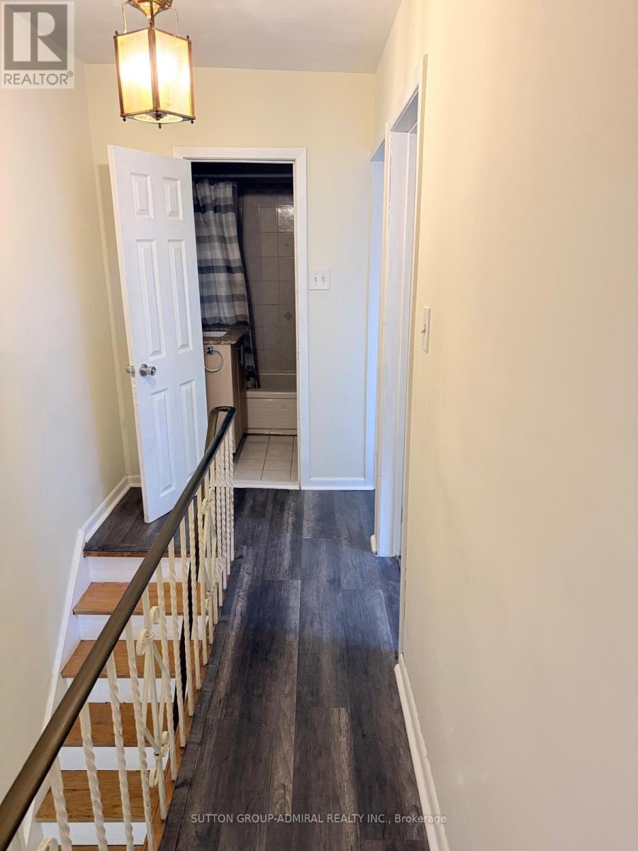 Main - 241 Dunraven Drive, Toronto, Ontario  M6M 1H8 - Photo 14 - W13885682