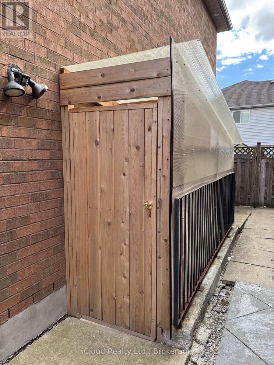 Bsmt - 37 Duggan Drive, Brampton, Ontario  L6Y 4J2 - Photo 2 - W13869582