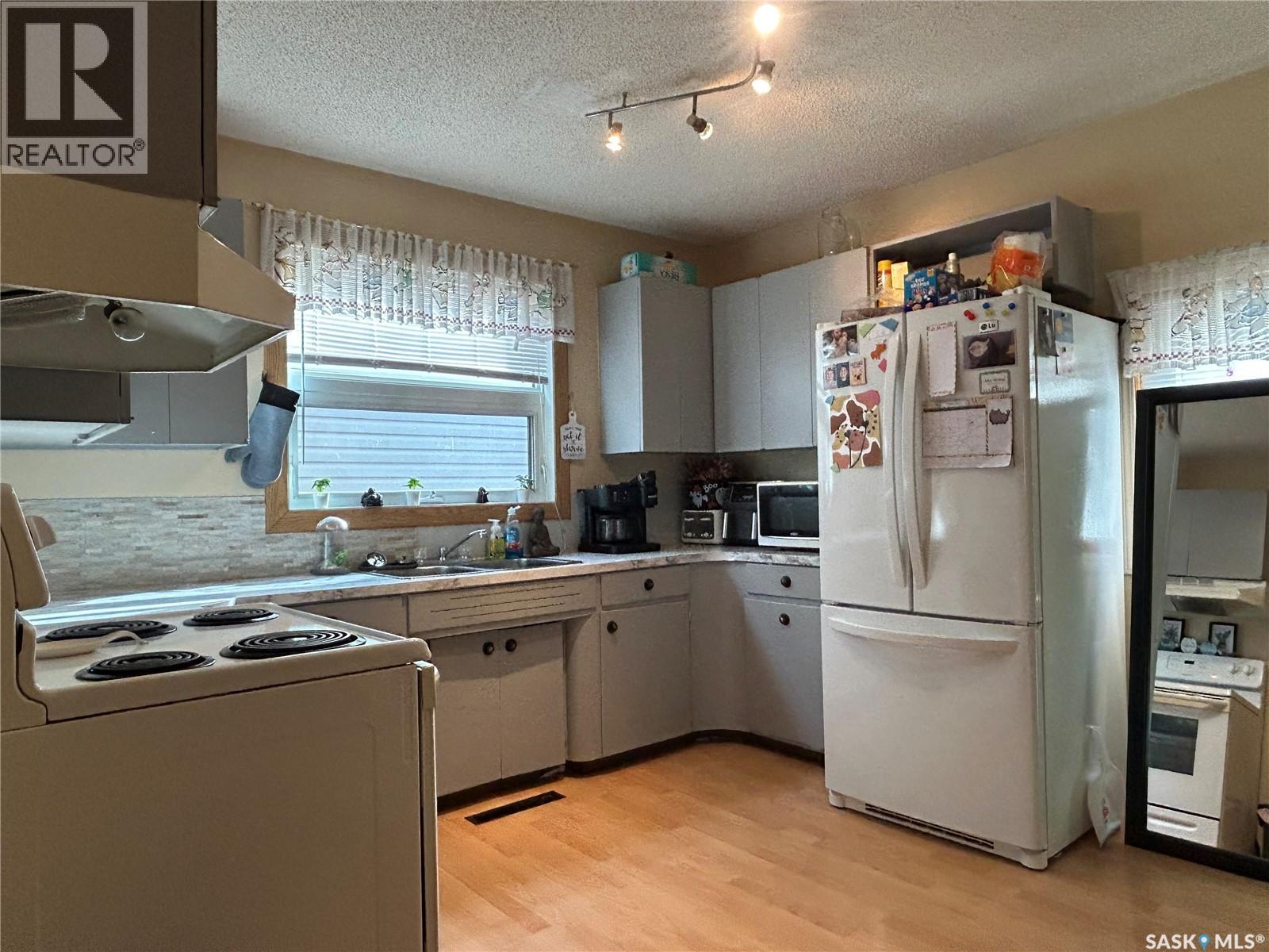 714 Carbon Avenue, Bienfait, Saskatchewan  S0C 0M0 - Photo 10 - SK051372
