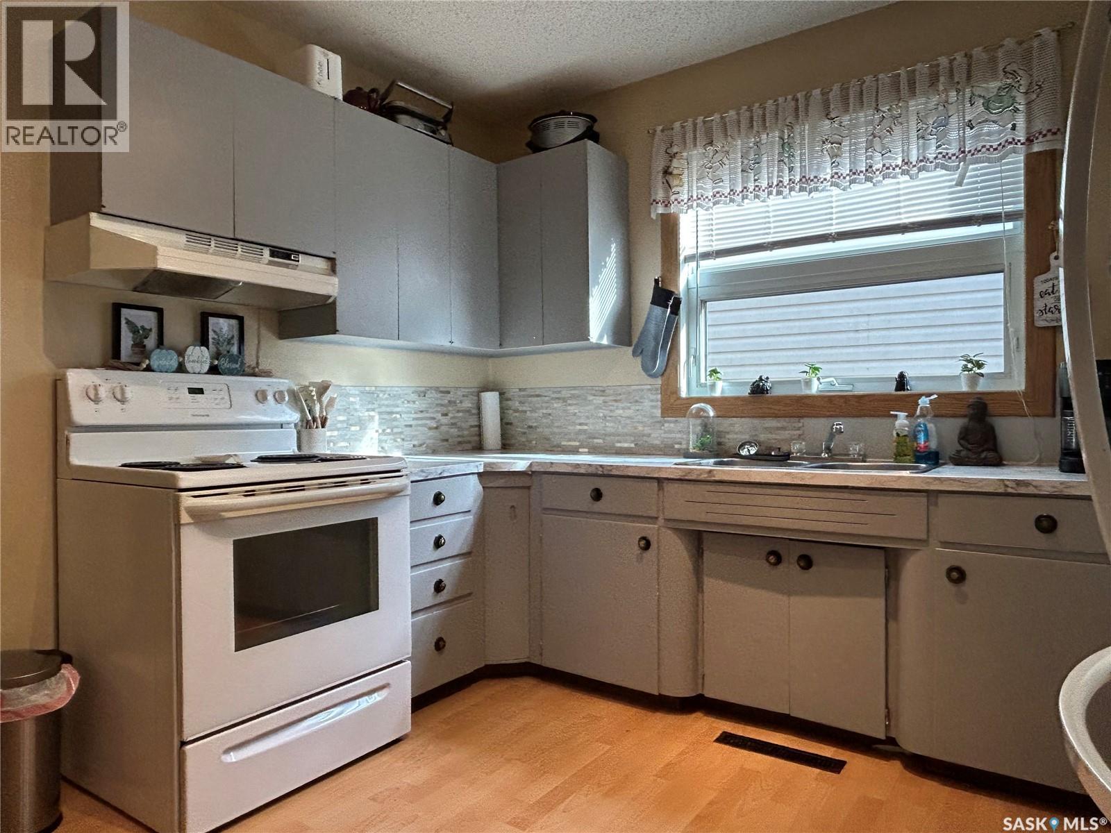 714 Carbon Avenue, Bienfait, Saskatchewan  S0C 0M0 - Photo 9 - SK051372