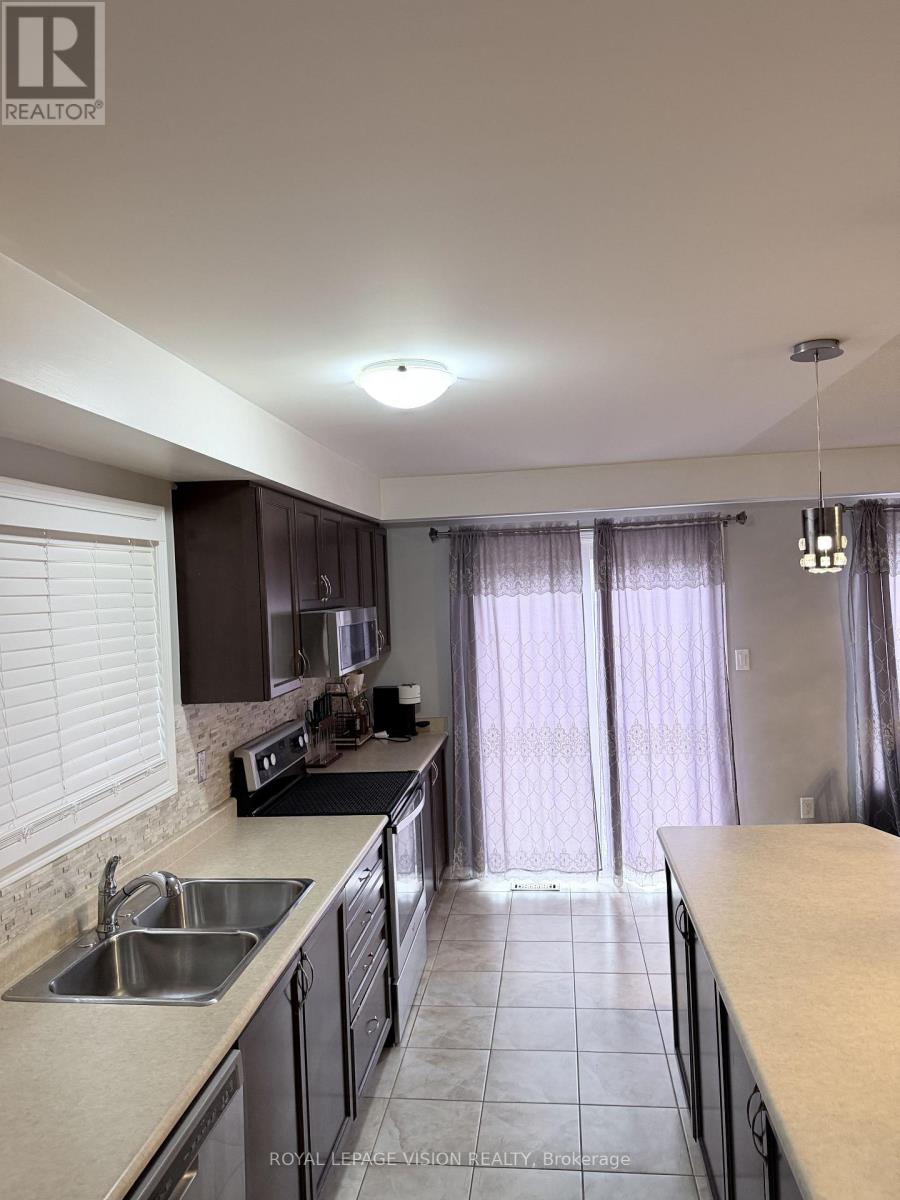 102 RUSSEL DRIVE, Bradford West Gwillimbury, Ontario