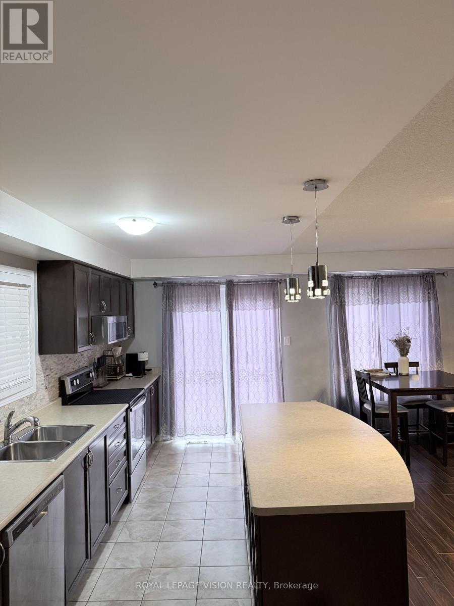 102 Russel Drive, Bradford West Gwillimbury, Ontario  L3Z 0M7 - Photo 2 - N14091902