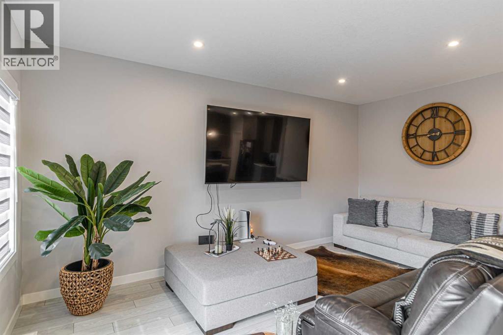 217 Crimson Ridge Place NW, Calgary, Alberta  T3L 0K7 - Photo 6 - A2342989