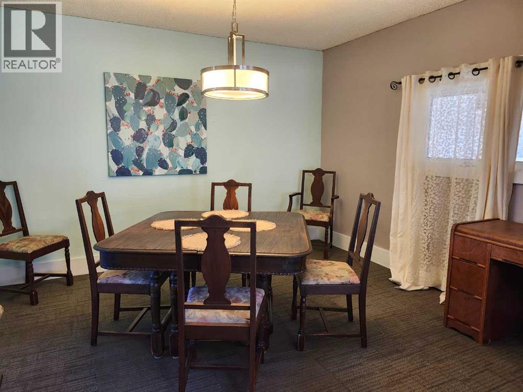 274 3 Street W