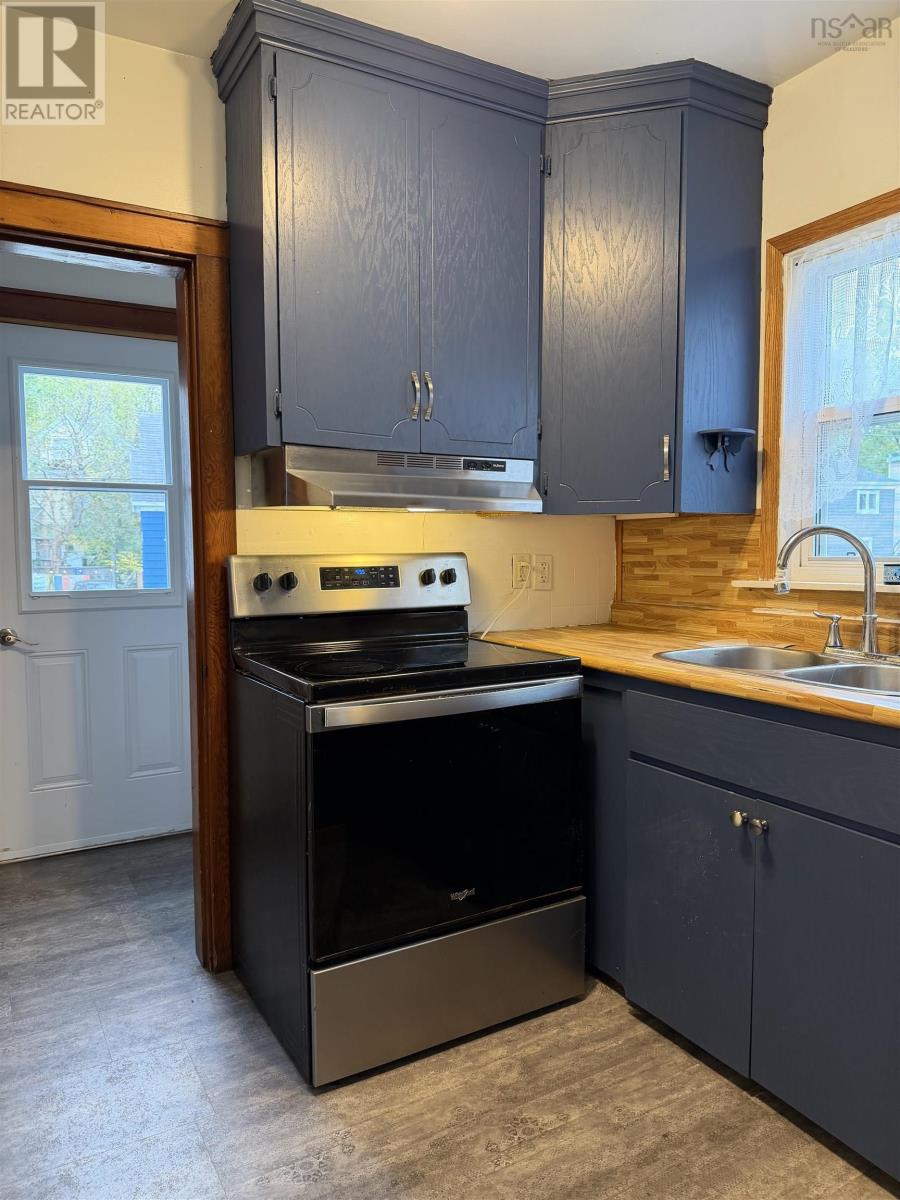 208 Dillon Street, Sydney, Nova Scotia  B1P 5C2 - Photo 15 - 202626095