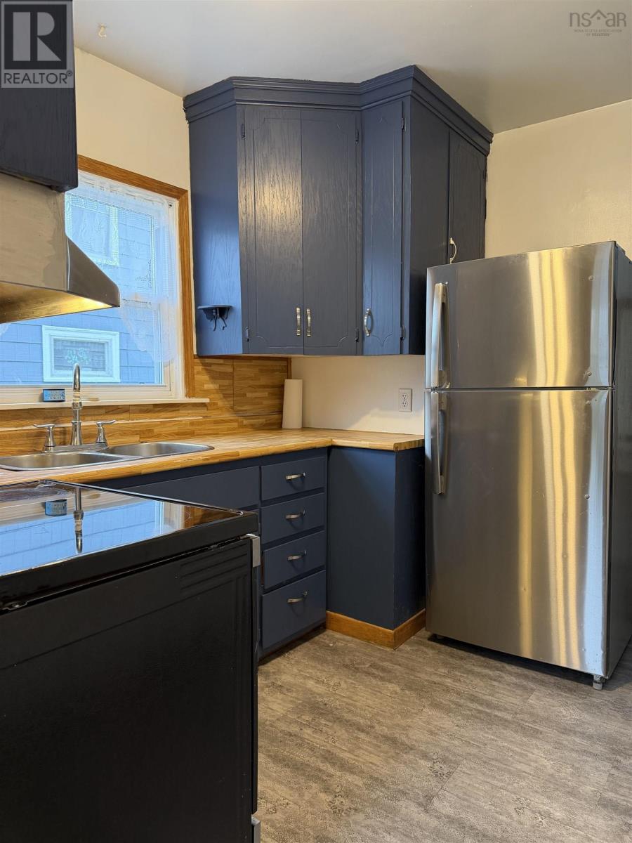 208 Dillon Street, Sydney, Nova Scotia  B1P 5C2 - Photo 13 - 202626095