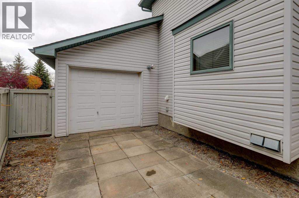 63 Sierra Madre Crescent Sw, Calgary, Alberta  T3H 3M4 - Photo 21 - A2352216