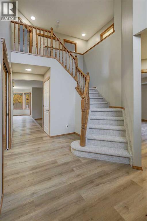 63 Sierra Madre Crescent Sw, Calgary, Alberta  T3H 3M4 - Photo 3 - A2352216
