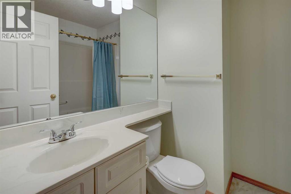 63 Sierra Madre Crescent Sw, Calgary, Alberta  T3H 3M4 - Photo 29 - A2352216