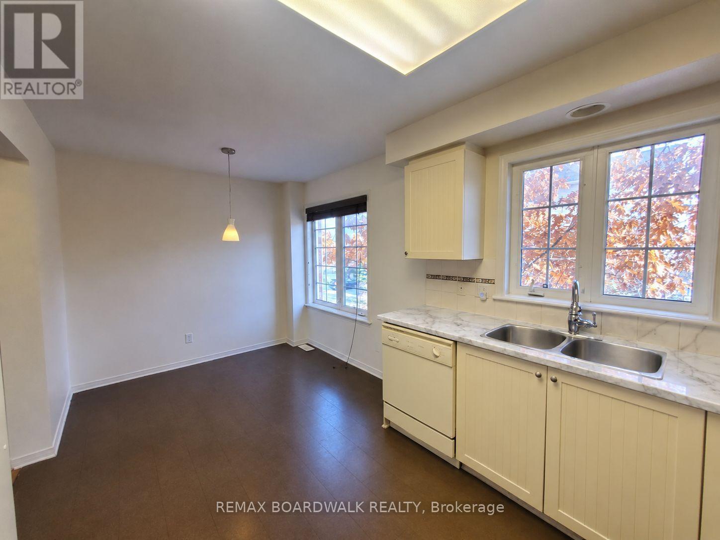 243 - 90 Edenvale Drive, Ottawa, Ontario  K2K 3N8 - Photo 5 - X14091934