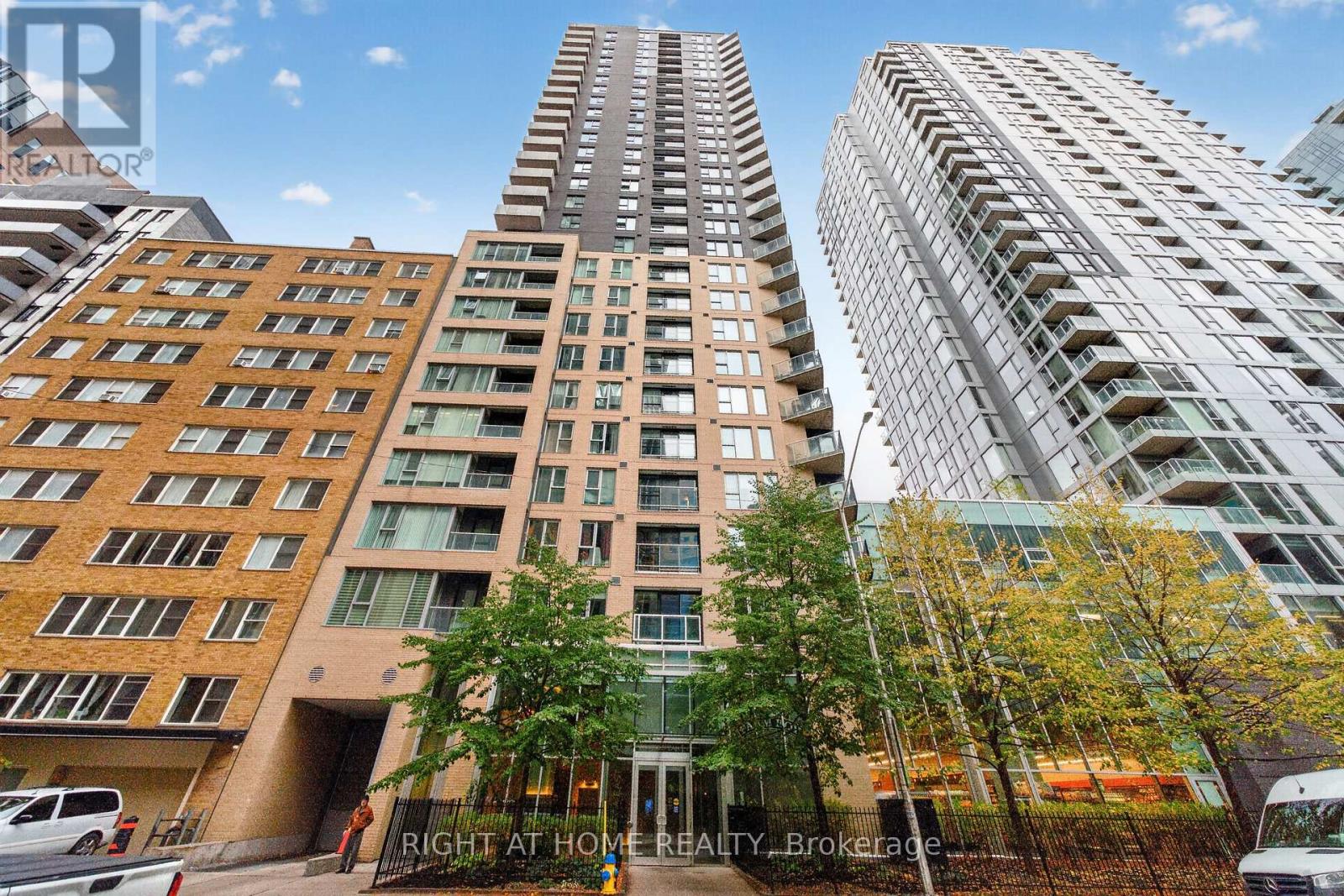 1902 - 40 Nepean Street, Ottawa, Ontario  K2P 0X5 - Photo 1 - X14091946