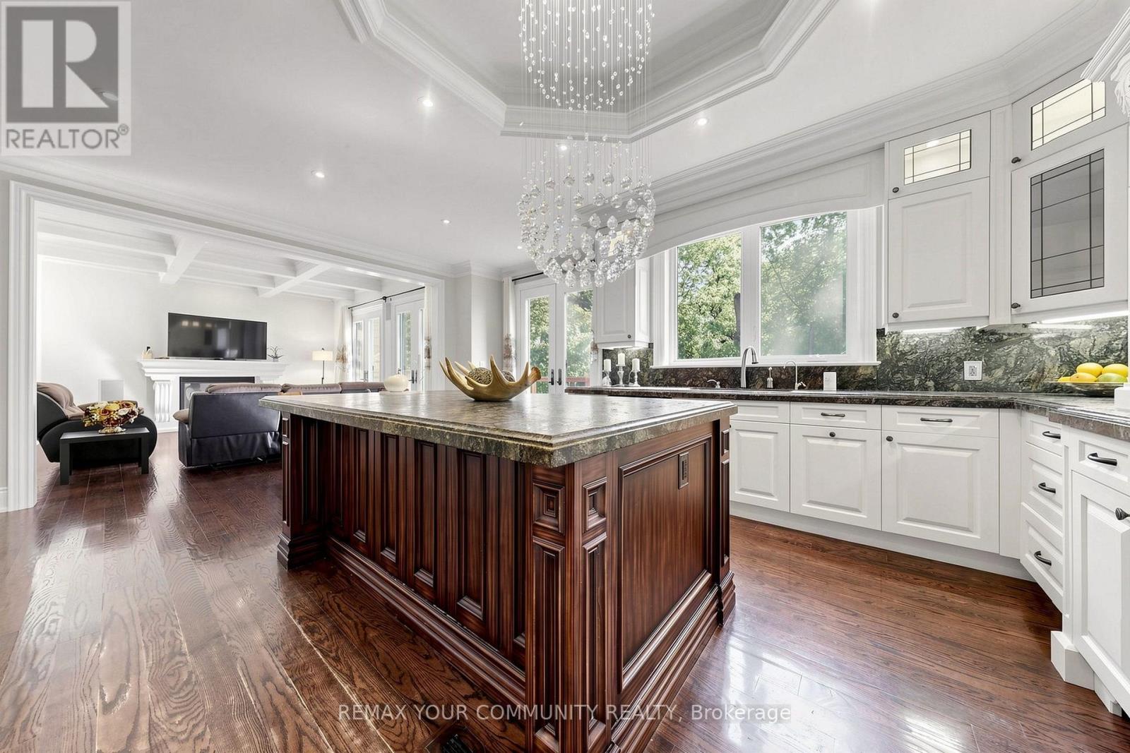 39 Moore Park Avenue, Toronto, Ontario  M2M 1M8 - Photo 17 - C14091928