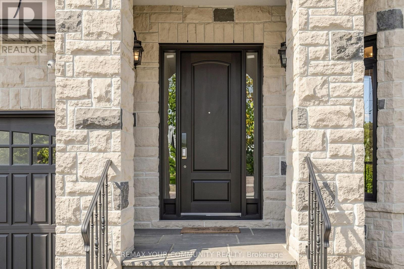 39 Moore Park Avenue, Toronto, Ontario  M2M 1M8 - Photo 2 - C14091928
