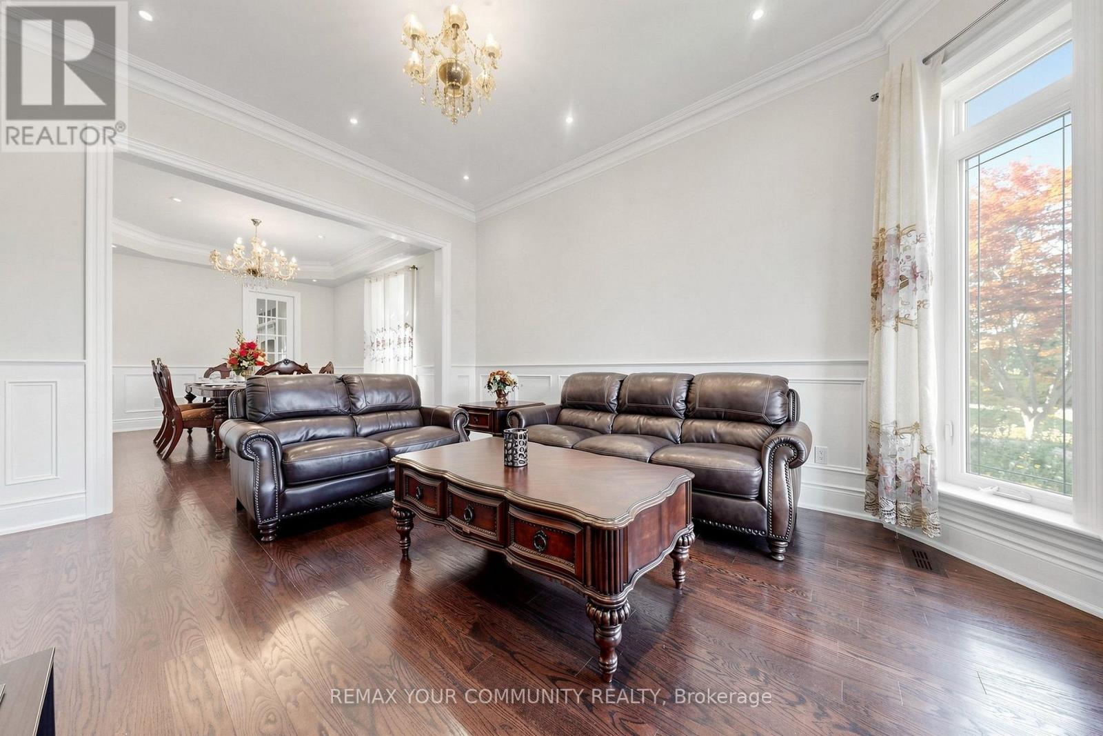 39 Moore Park Avenue, Toronto, Ontario  M2M 1M8 - Photo 5 - C14091928