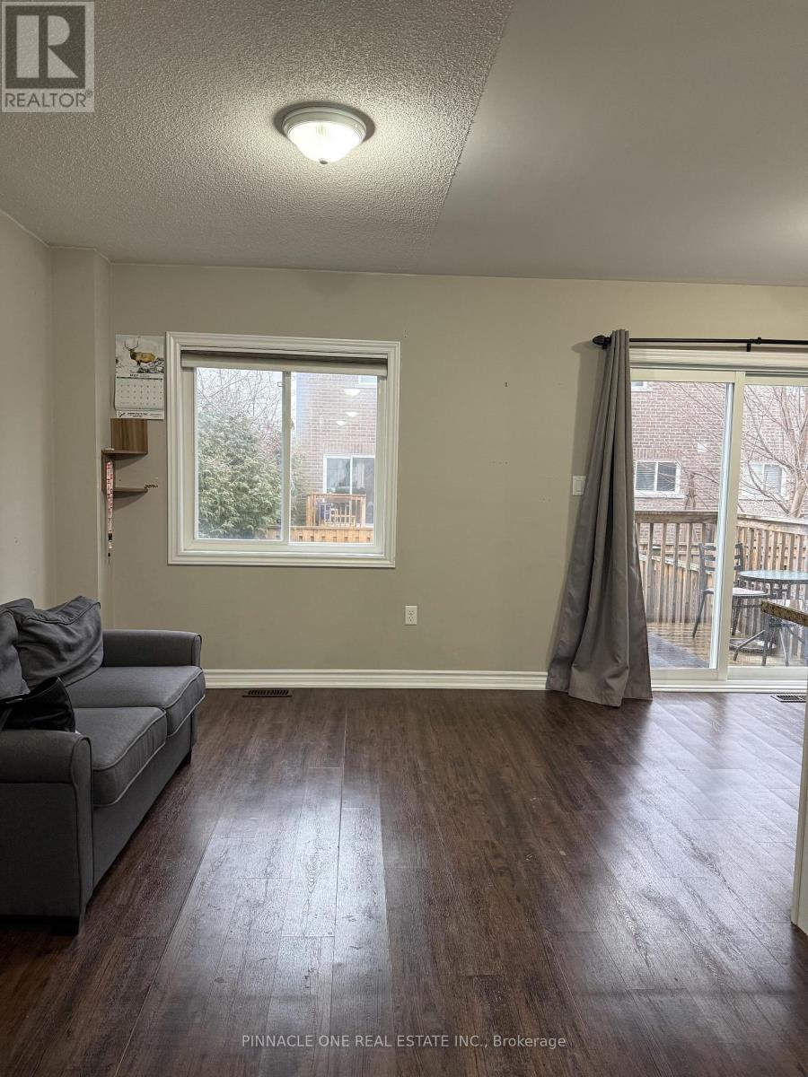 34 Markham Trail, Clarington, Ontario  L1C 0S4 - Photo 3 - E14091932